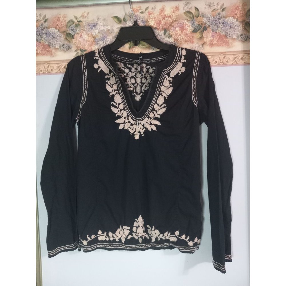 SUD Express Small Black Embroidered France Lagenlook Boho Luca Top